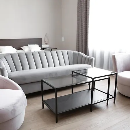 Ξενοδοχείο με διαμερίσματα Palac 4*